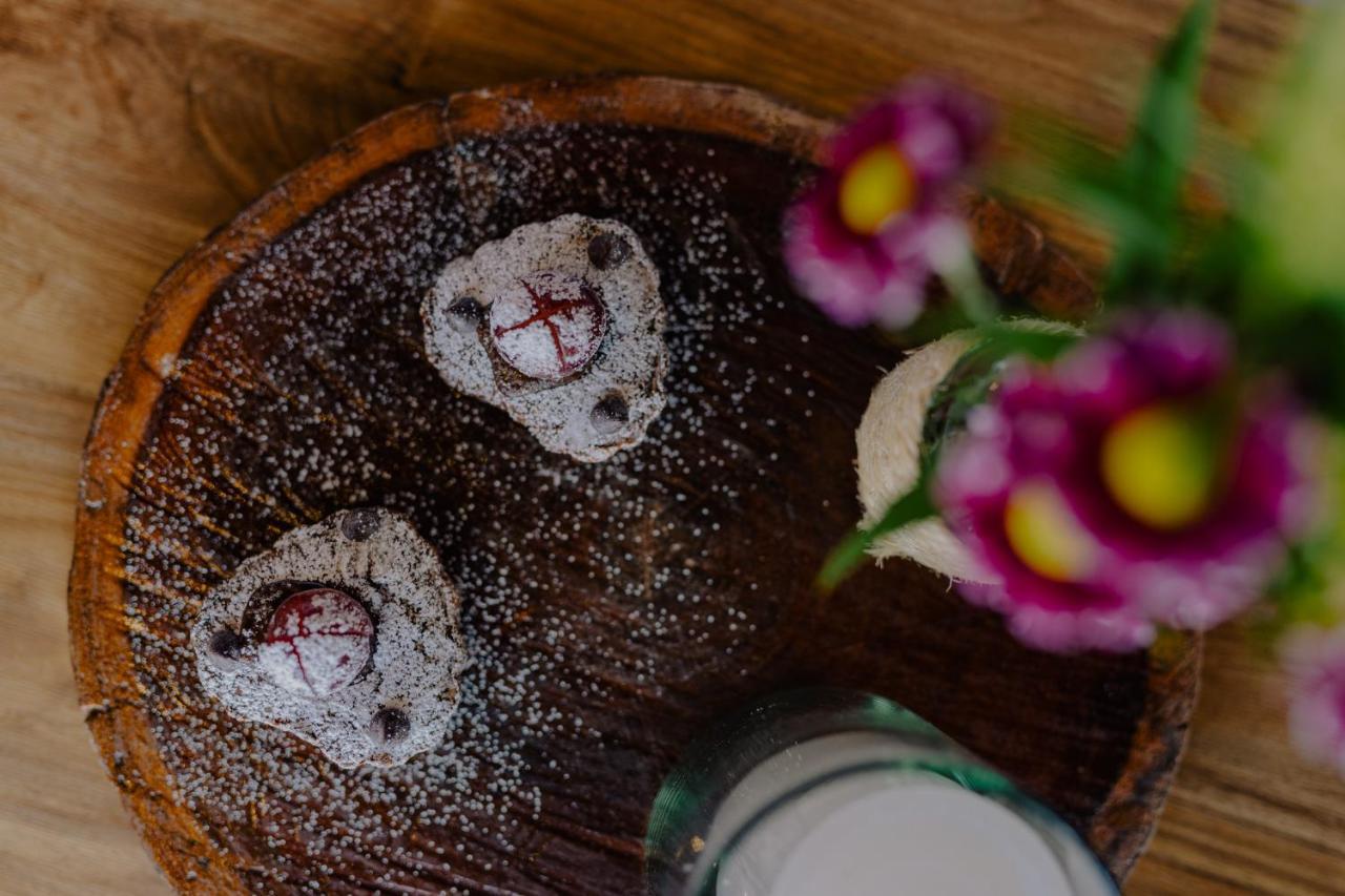 The Boato Hotel Guatape Ngoại thất bức ảnh A chocolate cake