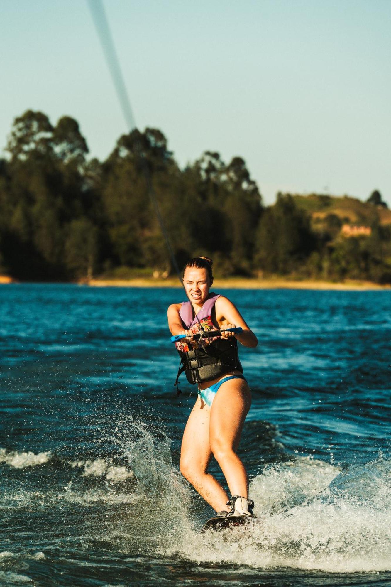 The Boato Hotel Guatape Ngoại thất bức ảnh A woman waterskiing