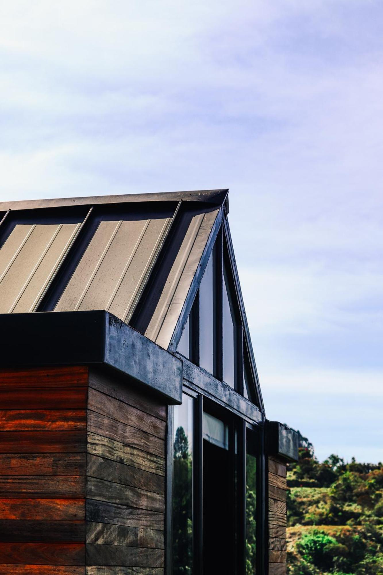 The Boato Hotel Guatape Ngoại thất bức ảnh Standing seam metal roofing