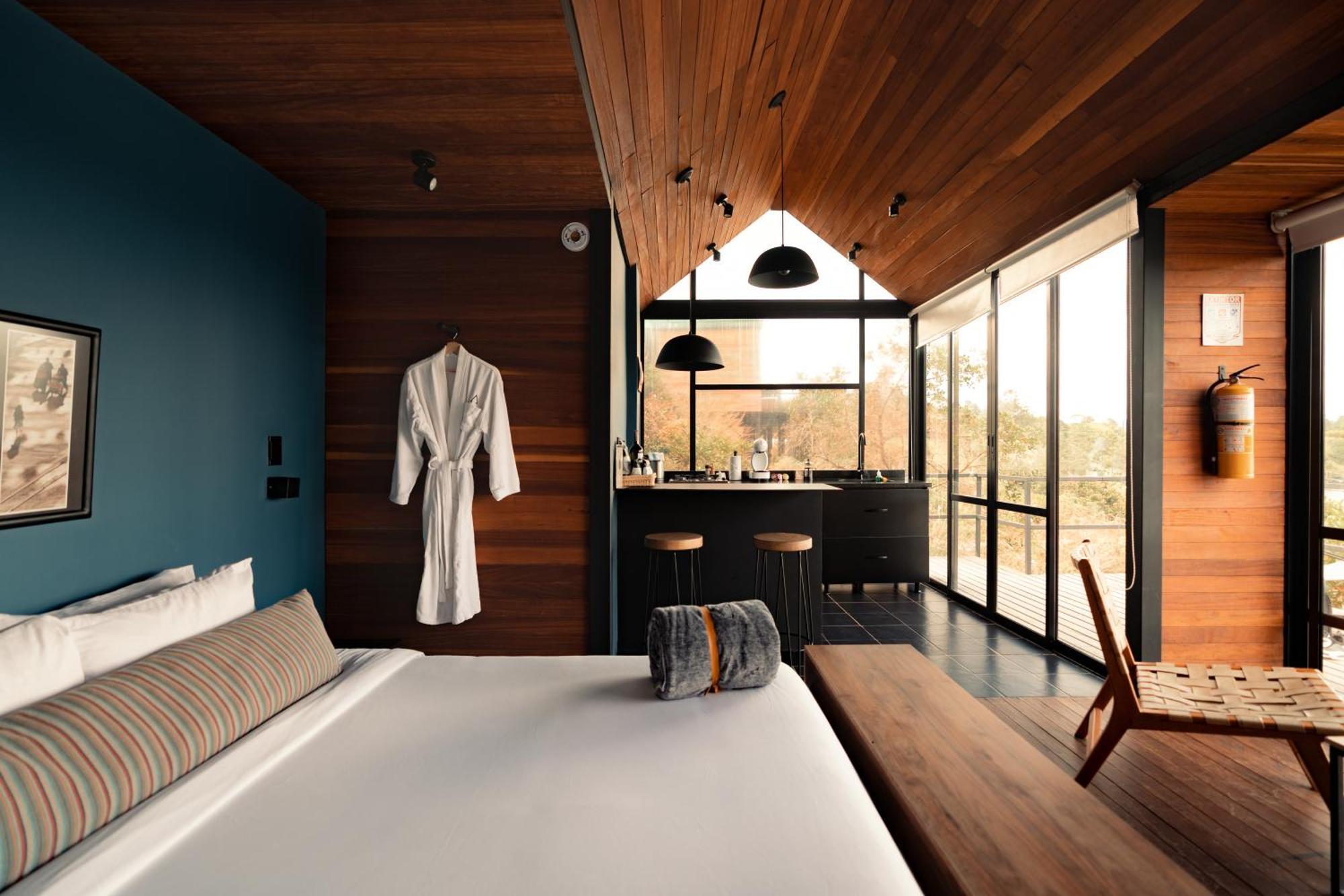 The Boato Hotel Guatape Ngoại thất bức ảnh A bedroom at the hotel