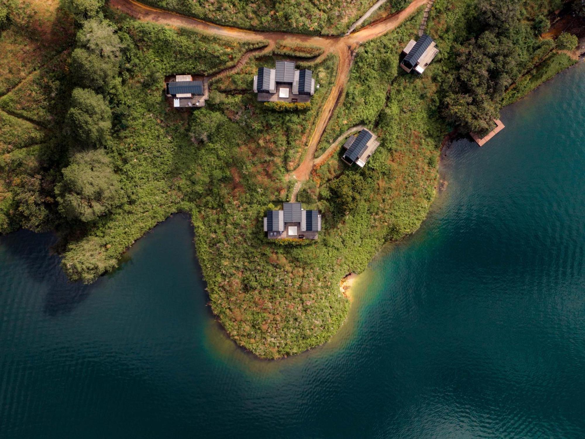 The Boato Hotel Guatape Ngoại thất bức ảnh Aerial view of the lake